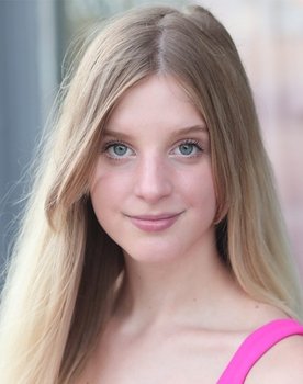 Abigail Bennett as Fiona