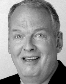Nicholas Pryor as Judge Lamartine