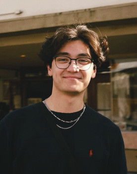 Alex Paloglou as Shawn