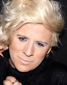 Rodrigo Apresentador as Ele mesmo (imagens de arquivo)