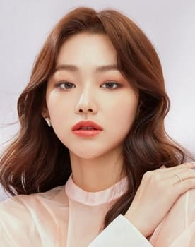 Kang Mi-na