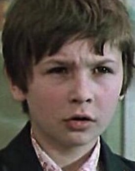 Сережа Скрибо as Валентин Хрупалов