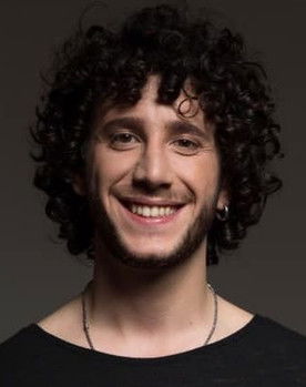 Ünal Kantarci as Man