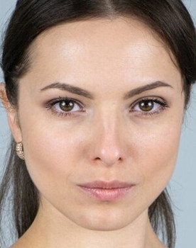 Олена Ларіна as 