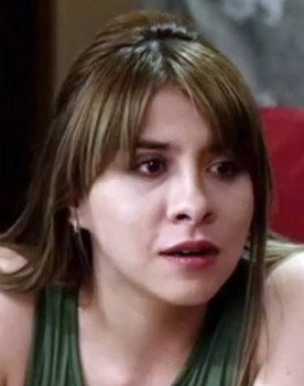 Montserrat Aro as Directora