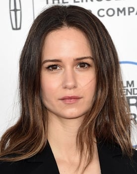 Katherine Waterston as Lulu