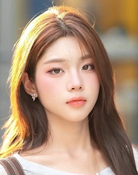 Pantira Ouhirun as Deedee