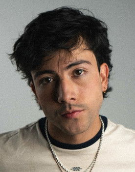 Pablo Granados as Alex