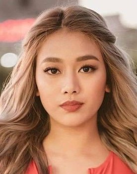 Carla Chao as Lesbian