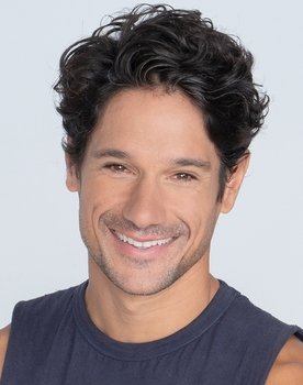 Panos Vlahos as Γιώργος