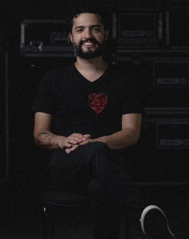 Felipe Henrique de Carvalho Alves as 