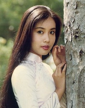 Tuyết Ngân as Happy Woman