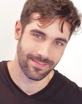 Flávio Leimig as Hugo