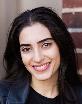 Esin Yıldız as Kezban