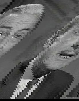 Douglas Evans as Lt. Smith (Personnel Dept.)