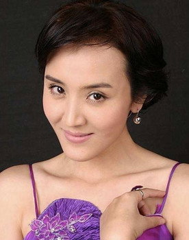 Yue Yue as Long Biyu