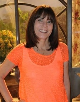 Margareth Boury as Mariquinha