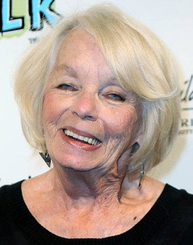 Sandra Kinder as Sue