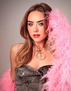 Mila Nabours as Mary