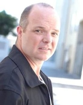 Doug Sinclair as Texas Oil Man