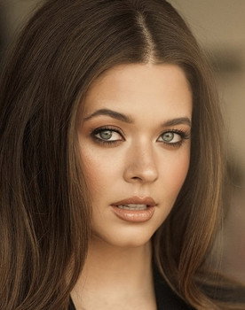 Sasha Pieterse as Aria