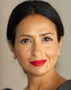 Farnaz Elbæk as Sig selv