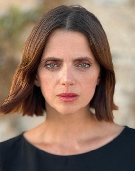 Macarena Gómez as Manuela