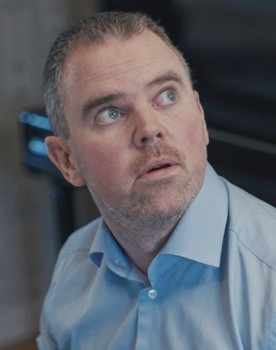 Stian Blom as Father / Arne