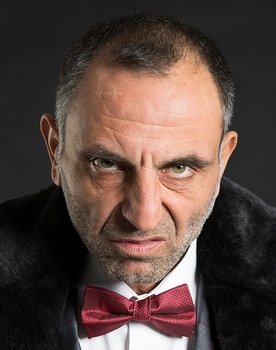 Gürkan Uygun as Recep