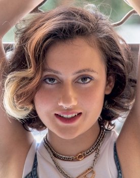 Angeliki Beveratou as Eleftheria