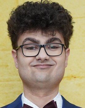 Alex Hintz as Arthur