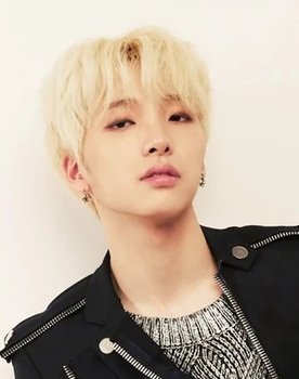 Lee Seo-ho as Self - Contestant