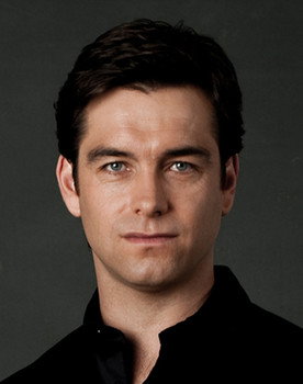 Antony Starr as Eddie Parker