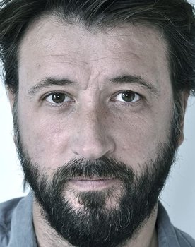 Gordon Kennedy as 