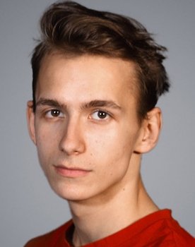Vitaliy Zelenyy as Danya Shamanskiy