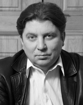 Vladimir Mironov as Бобчинский
