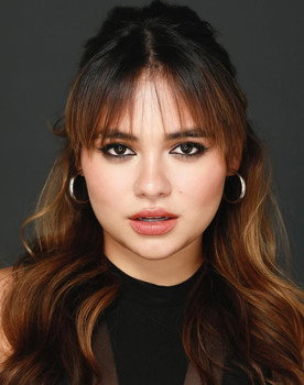 Isabella Sierra as Carmen