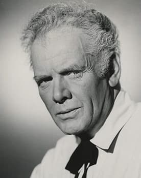 Charles Bickford as Red Scanlon