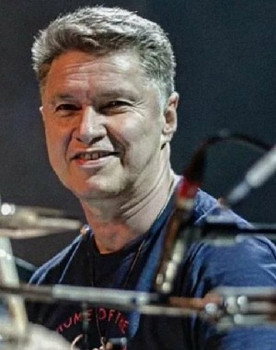 Serginho Herval as Bateria, Voz