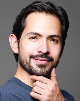 Alí Navarro as Santiago