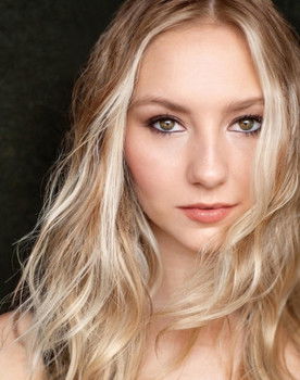 Jessica Lang as Aphrodite