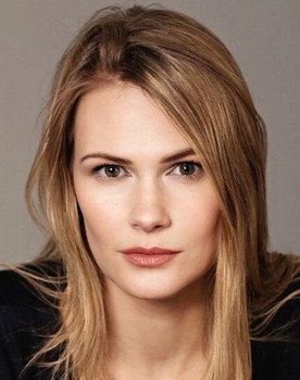 Aleksandra Metalnikova as Narrator