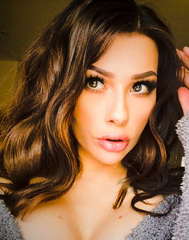 Vera Bambi as Poison Ivy