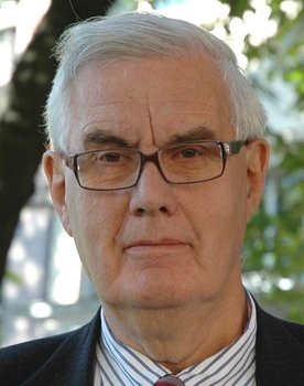 Georg Apenes as Himself