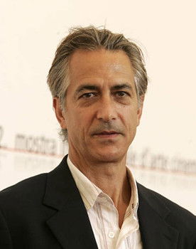 David Strathairn