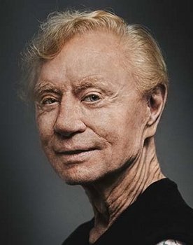 Franz Beckerlee as Sig selv