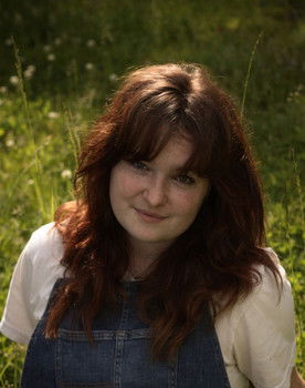 Allie Ray Thaller as Lora