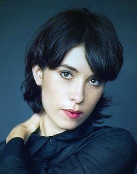 Andrea García-Huidobro as Pilar
