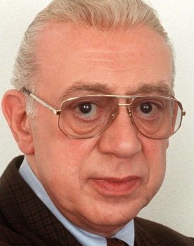Horst Tappert as Hoteldetektiv Odell