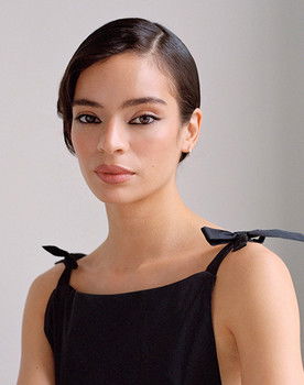 Coco Baudelle as Anna